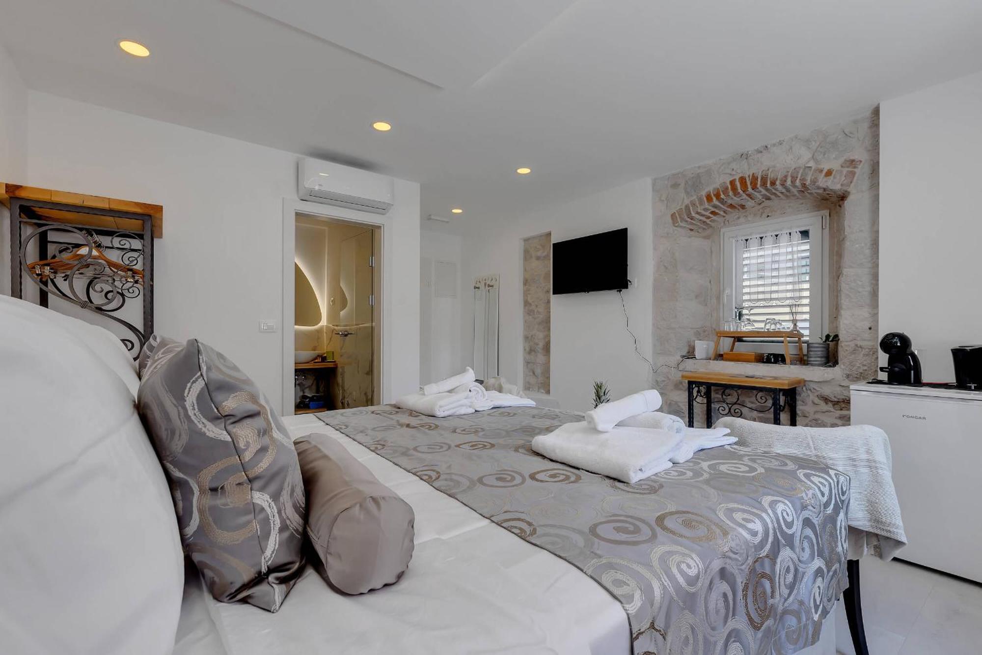 Luxury Rooms Palace B&B Makarska Eksteriør billede