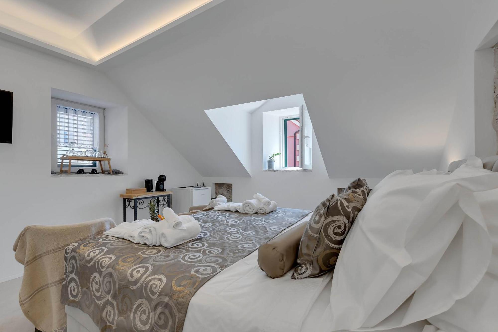 Luxury Rooms Palace B&B Makarska Eksteriør billede