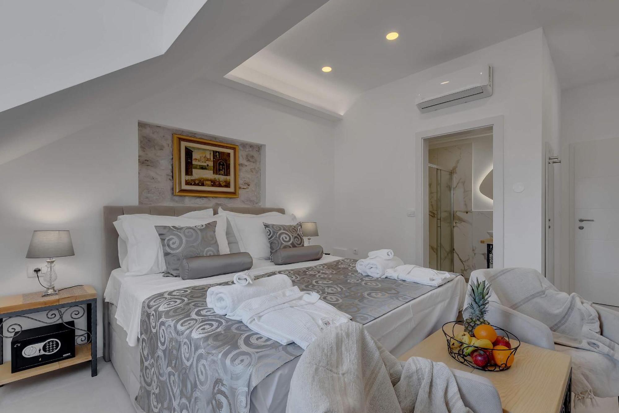 Luxury Rooms Palace B&B Makarska Eksteriør billede