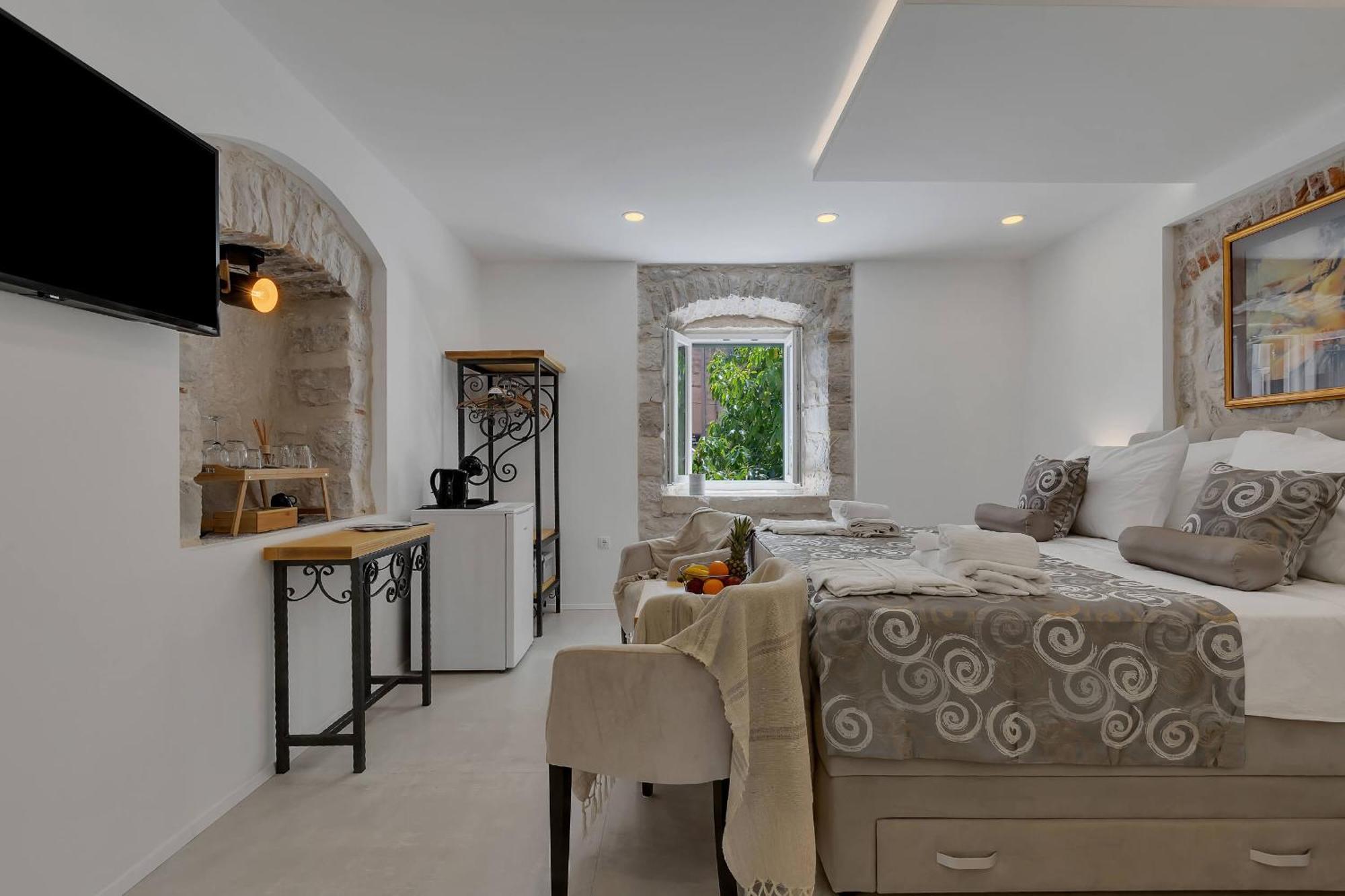 Luxury Rooms Palace B&B Makarska Eksteriør billede